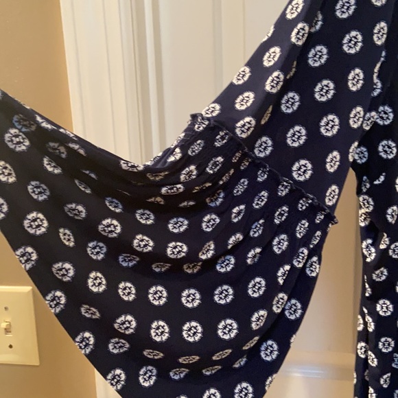 New Directions 2x dressy top with flare sleeves - Picture 3 of 5